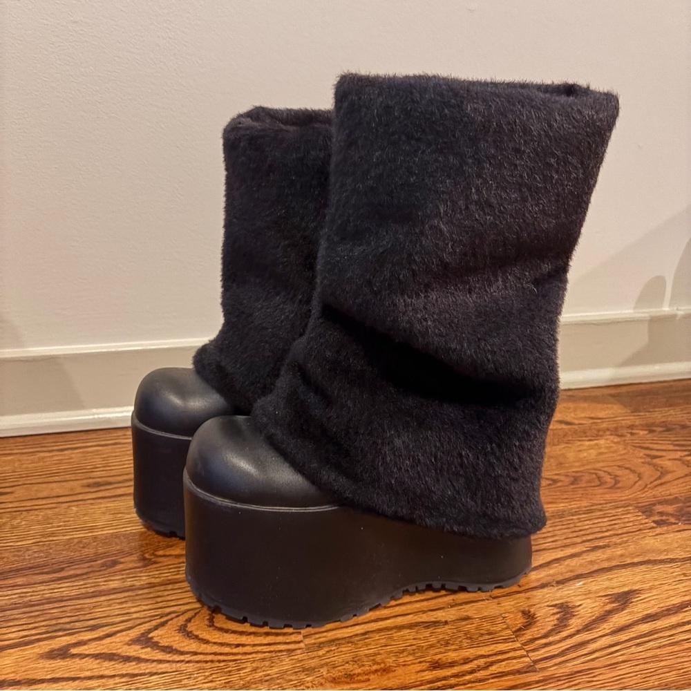 ✨SOLD✨ Dolls Kill Sugar Thrillz Snuggle Wonderland Black Platform Boots